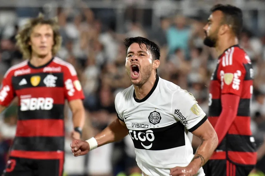 Olimpia comemora vitória arrasadora / Foto: AFP